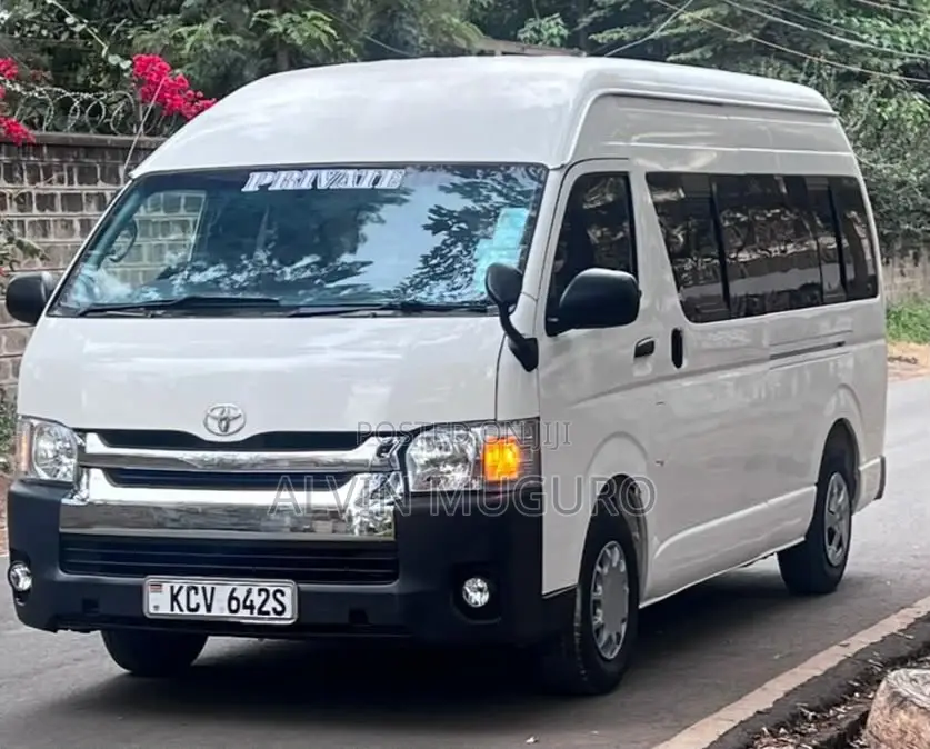 Toyota HiAce 2013 White
