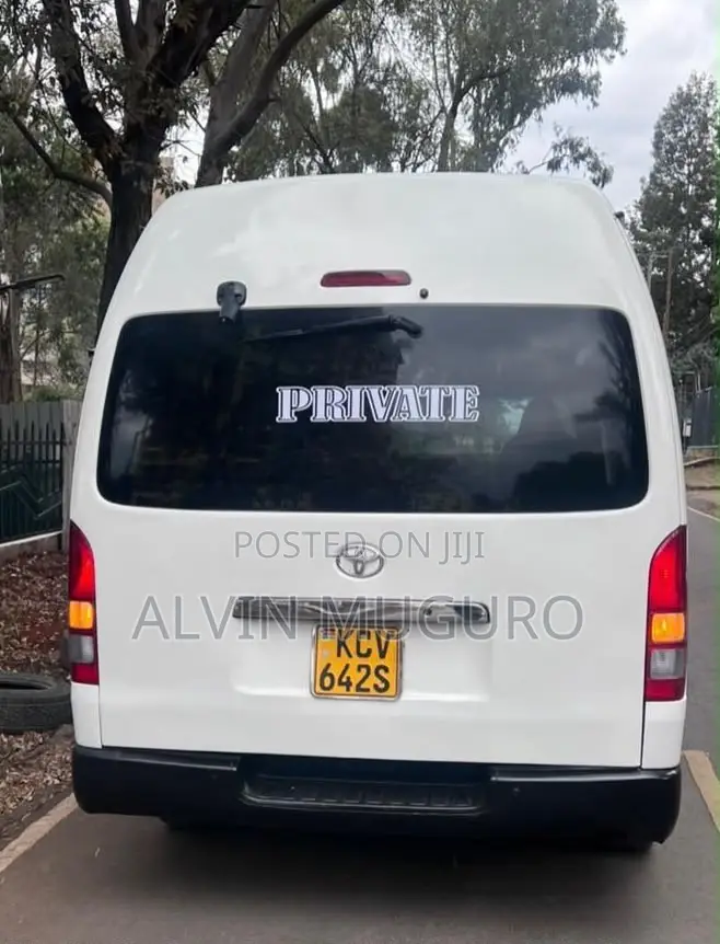 Toyota HiAce 2013 White
