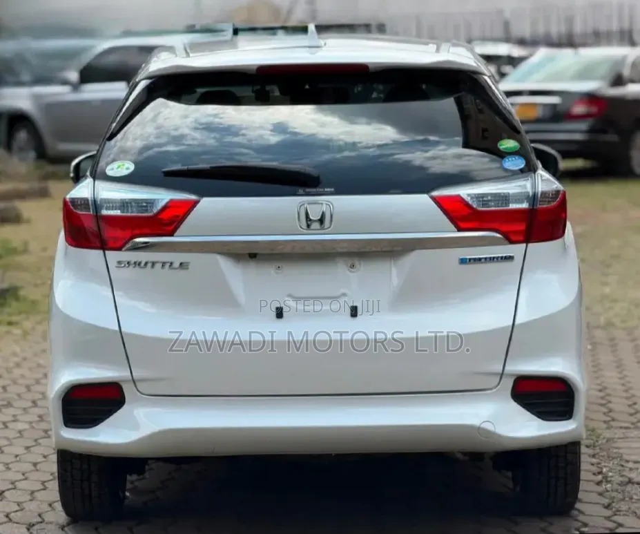 Honda Fit Shuttle 1.5 Hybrid 2WD 2019 White