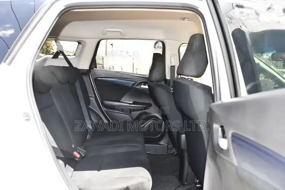 Honda Fit Shuttle 1.5 Hybrid 2WD 2019 White