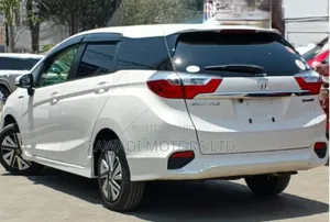 Honda Fit Shuttle 1.5 Hybrid 2WD 2019 White
