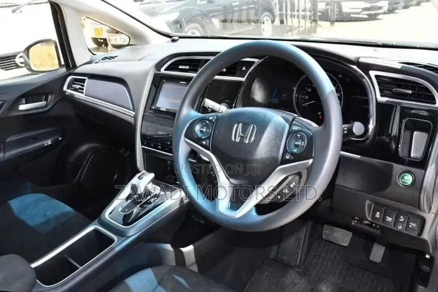 Honda Fit Shuttle 1.5 Hybrid 2WD 2019 White