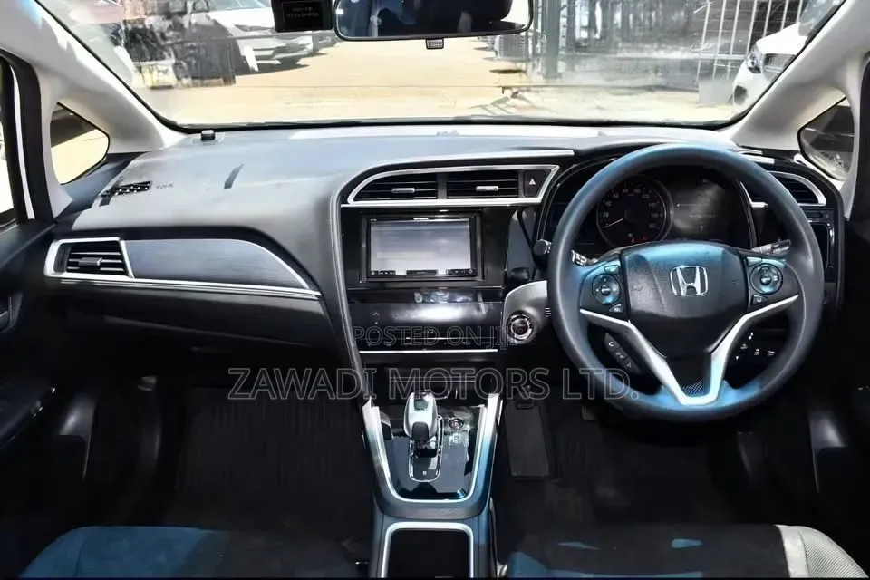 Honda Fit Shuttle 1.5 Hybrid 2WD 2019 White
