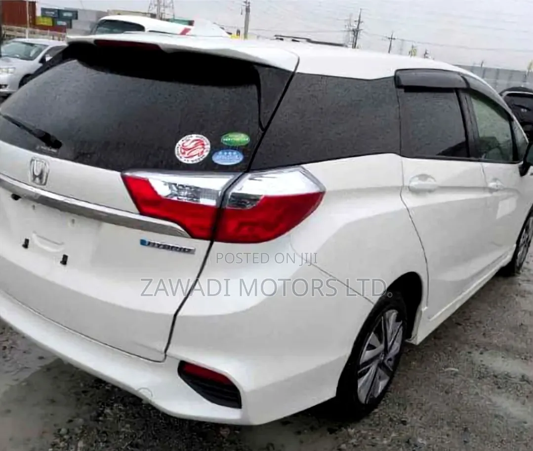 Honda Fit Shuttle 1.5 Hybrid 2WD 2019 White