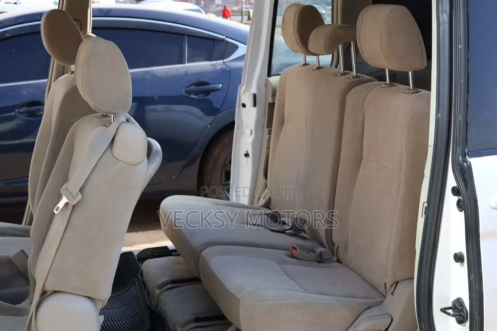 Toyota ISIS 2008 White
