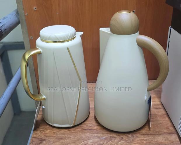  Premium Vacuum Flask – Elegant Stylish