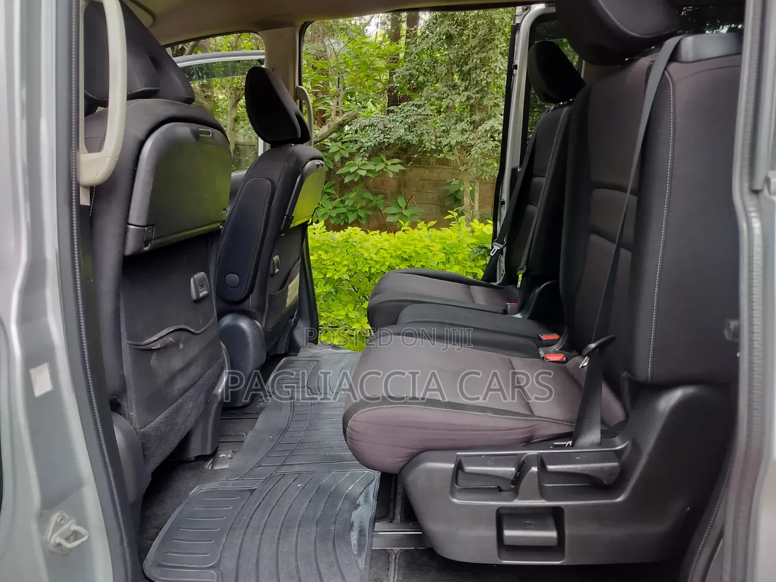 Nissan Serena 2017 Silver