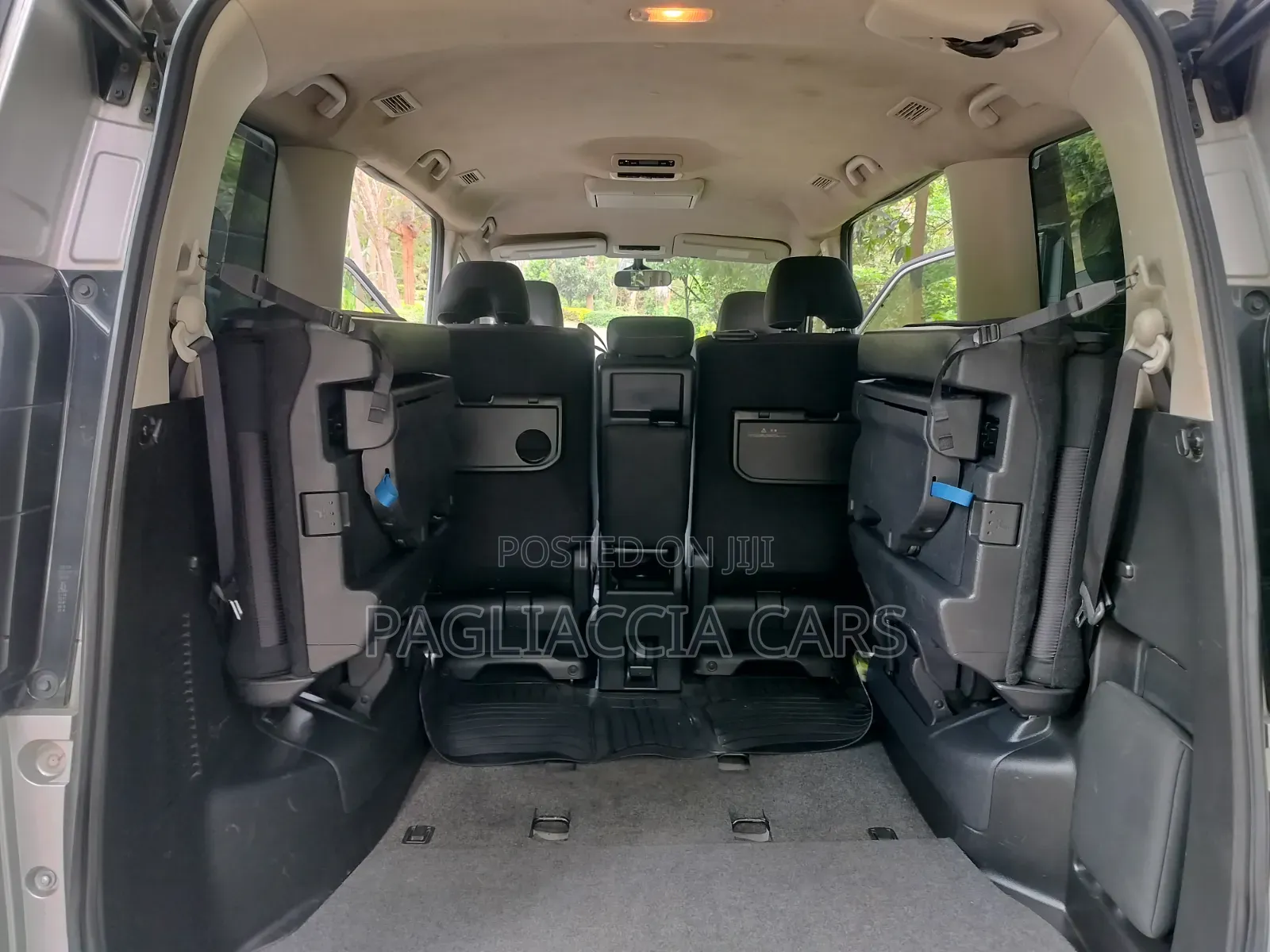 Nissan Serena 2017 Silver