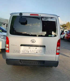 Toyota HiAce 2019 Silver