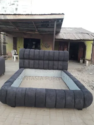 5 by 6 Dark Grey Bubble Bed