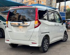 Toyota Roomy 2019 White