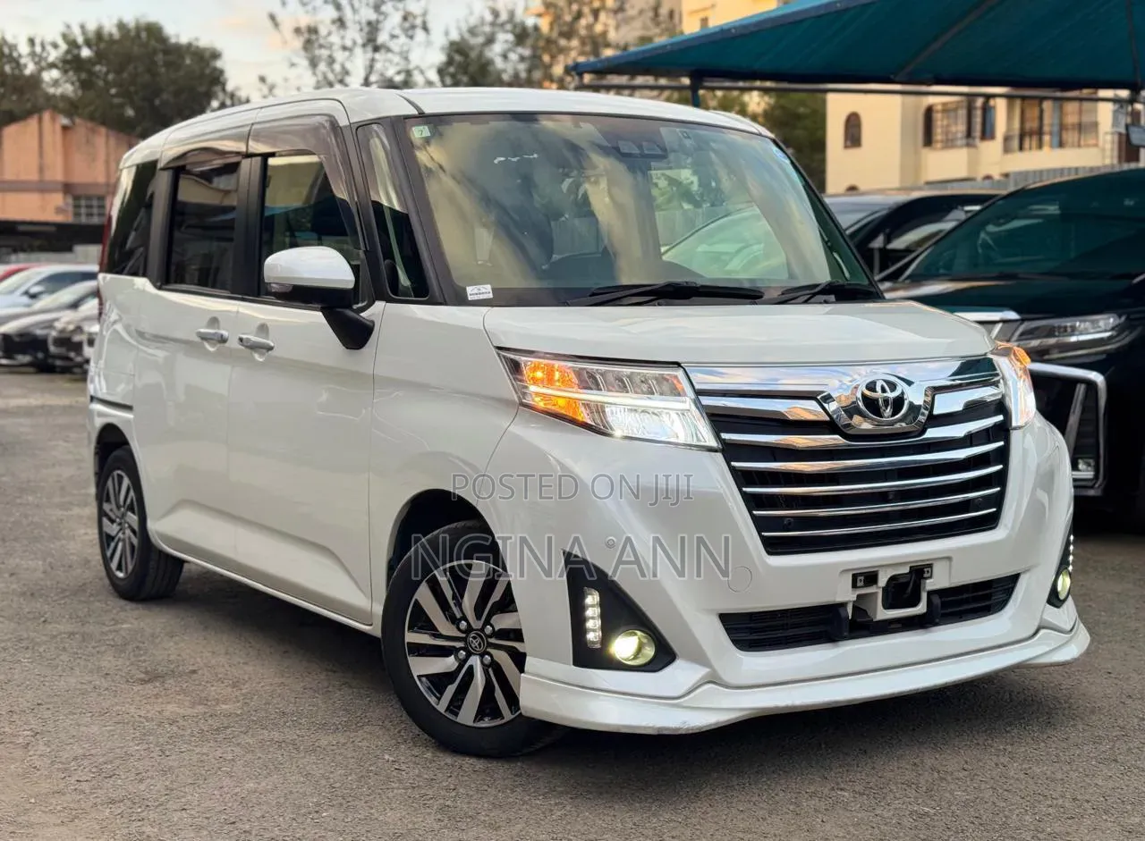 Toyota Roomy 2019 White