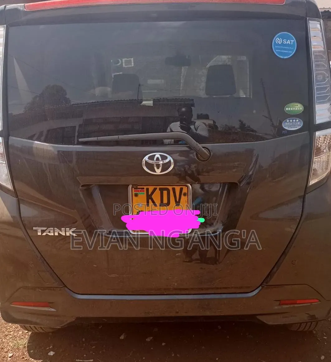 Toyota Tank 1.0 AWD 2018 Black