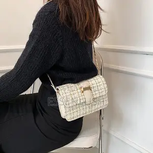 Elegant Tweed Crossbody Flap Bag With Gold Chain Strap