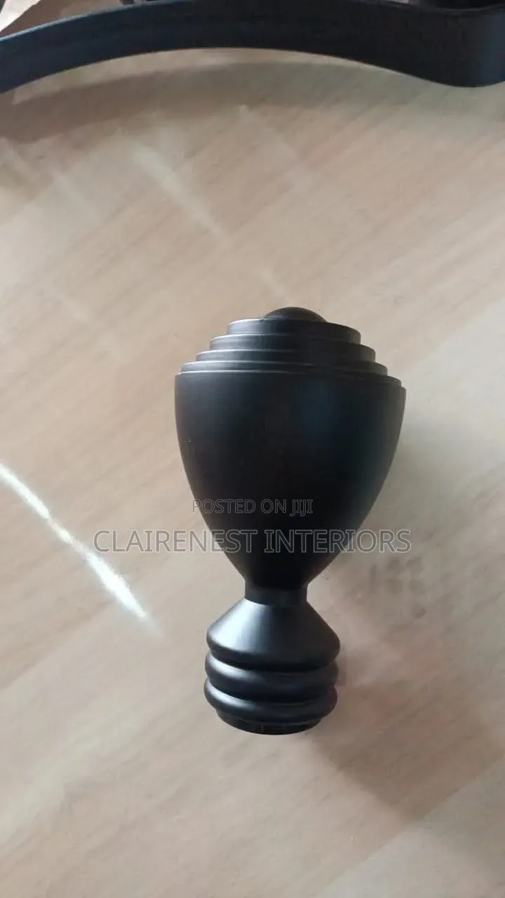 Black Coated Rod Double Brackets and Flowers