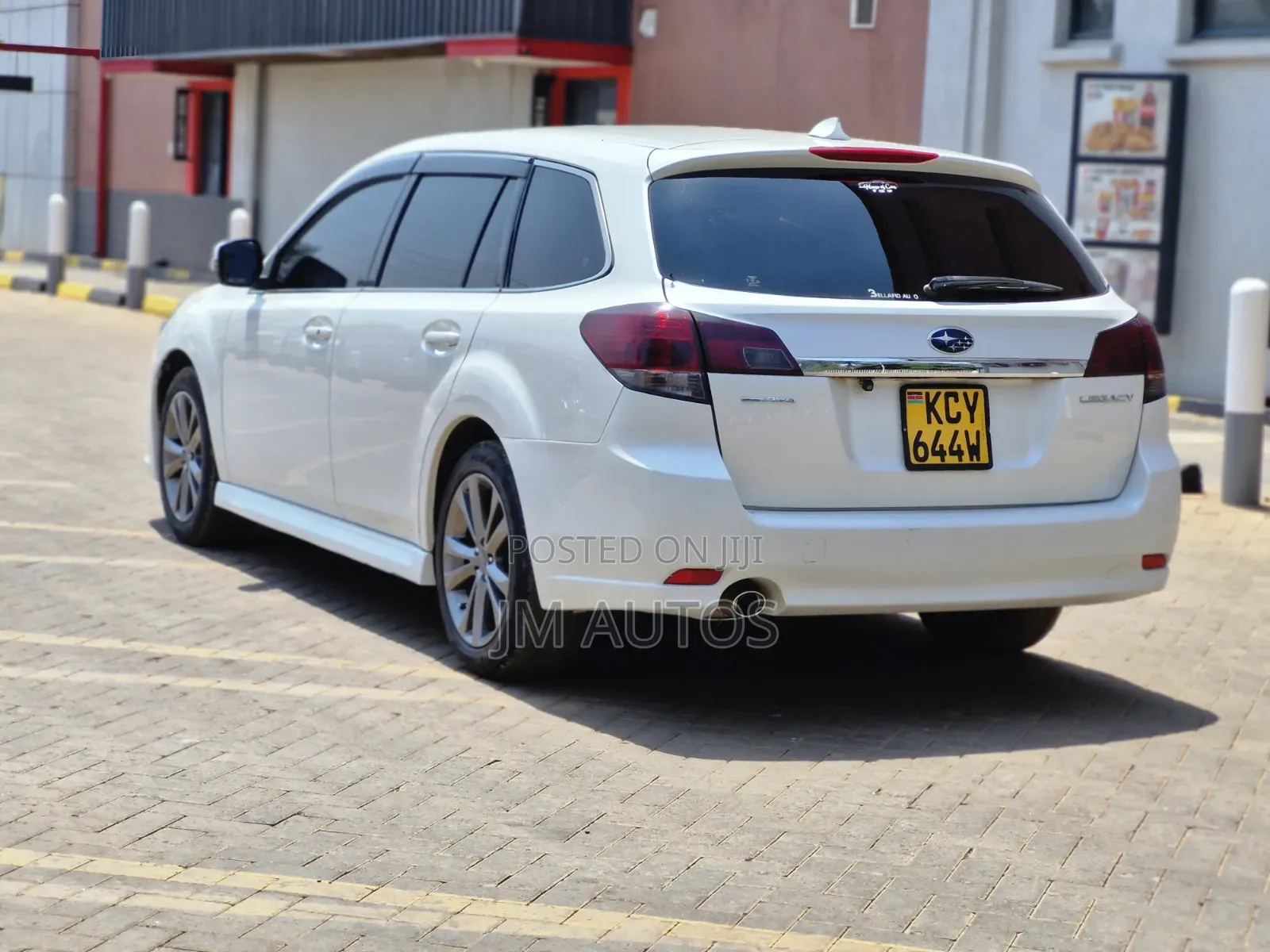 Subaru Legacy 2.5i Premium 2013 White