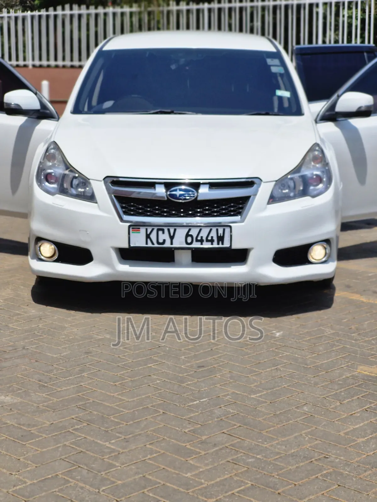 Subaru Legacy 2.5i Premium 2013 White