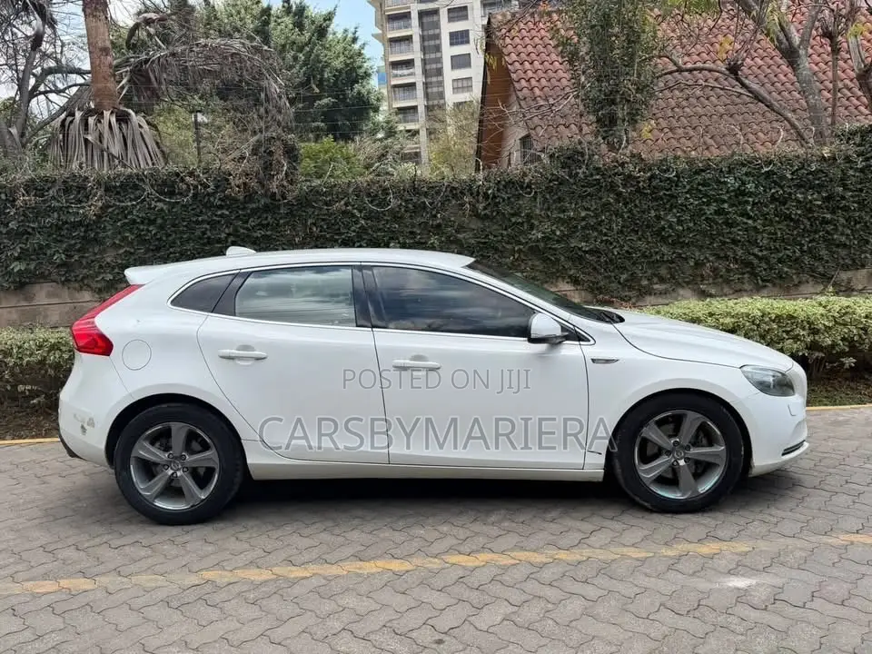 Volvo V40 2014 White