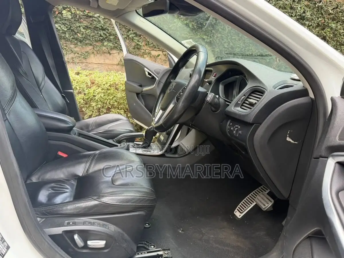 Volvo V40 2014 White