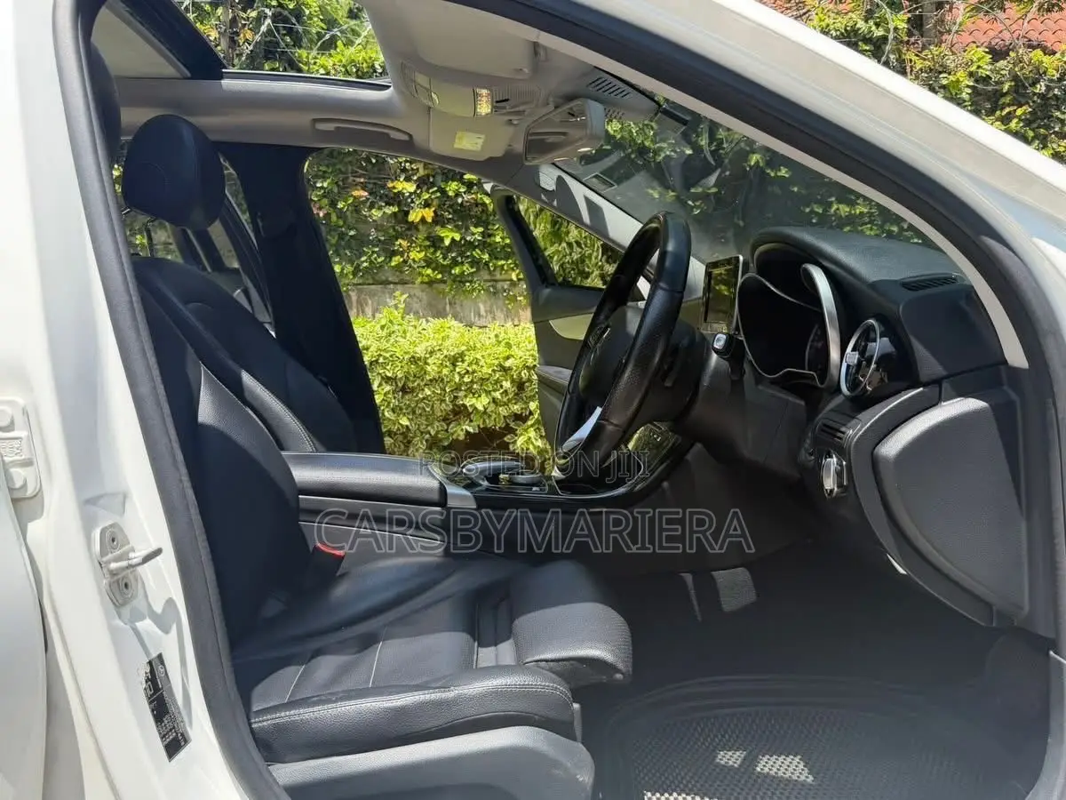 Mercedes-Benz C200 2015 White