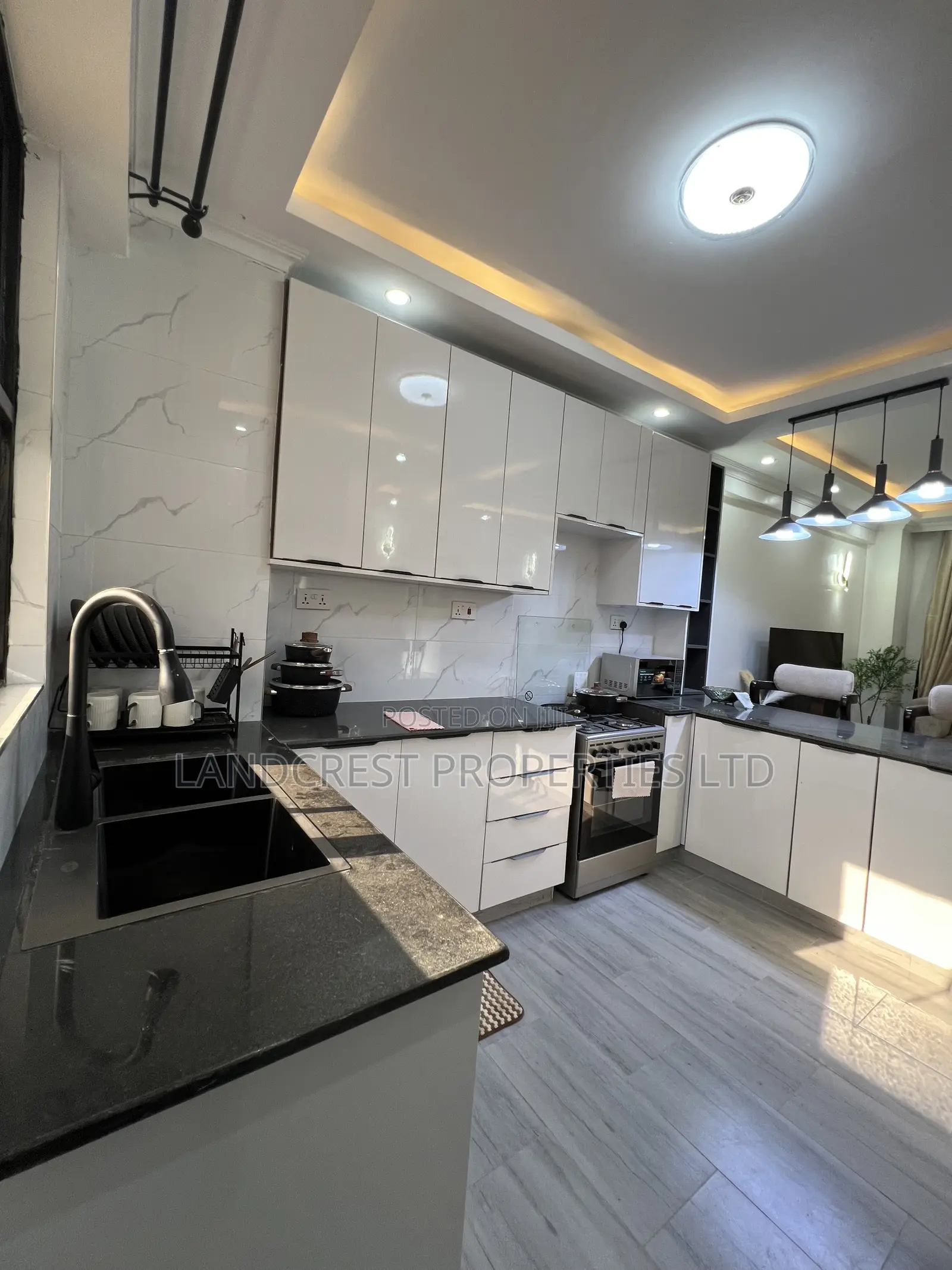 3bdrm Apartment in Royal Heights Sukari for sale