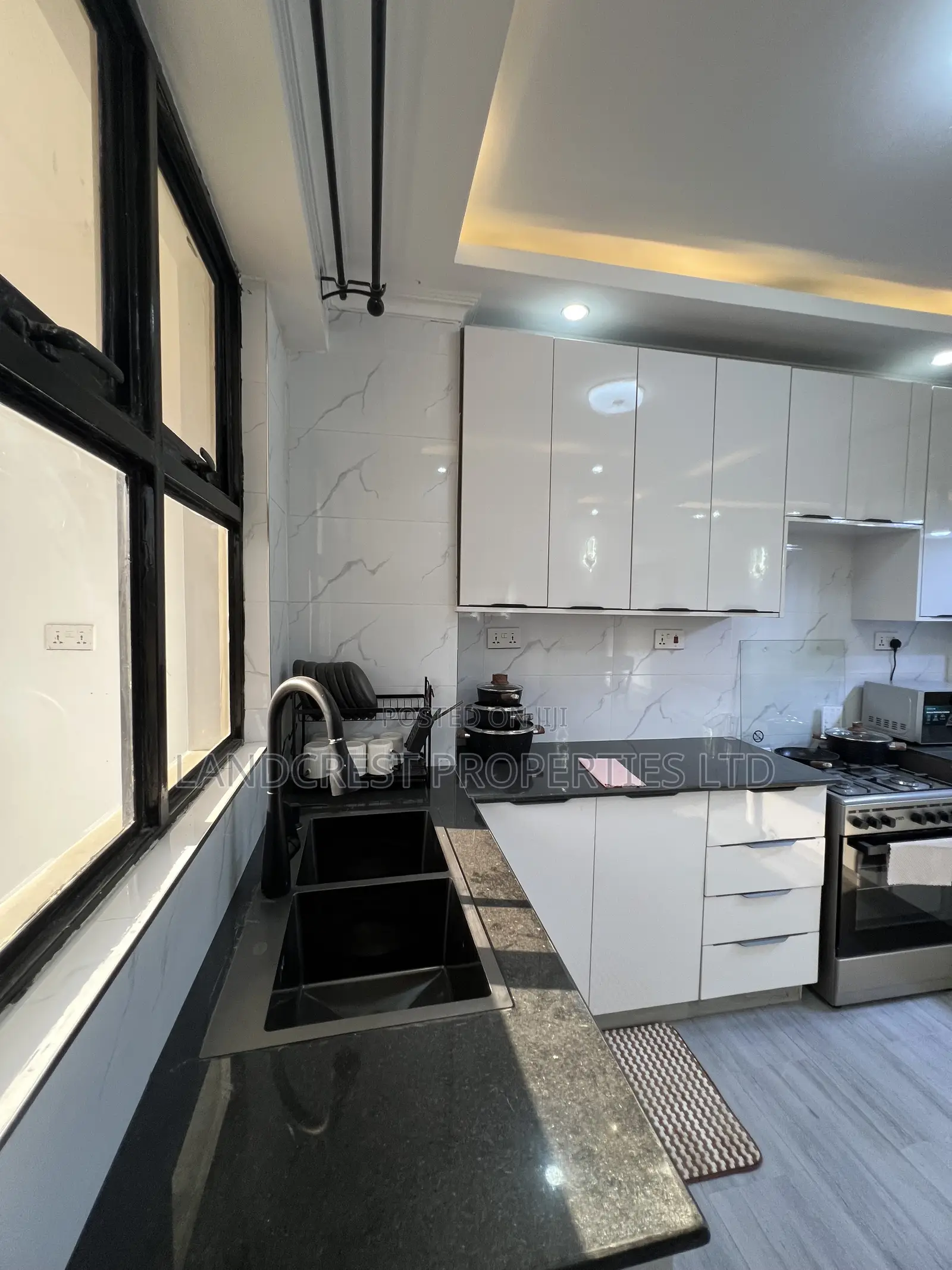3bdrm Apartment in Royal Heights Sukari for sale
