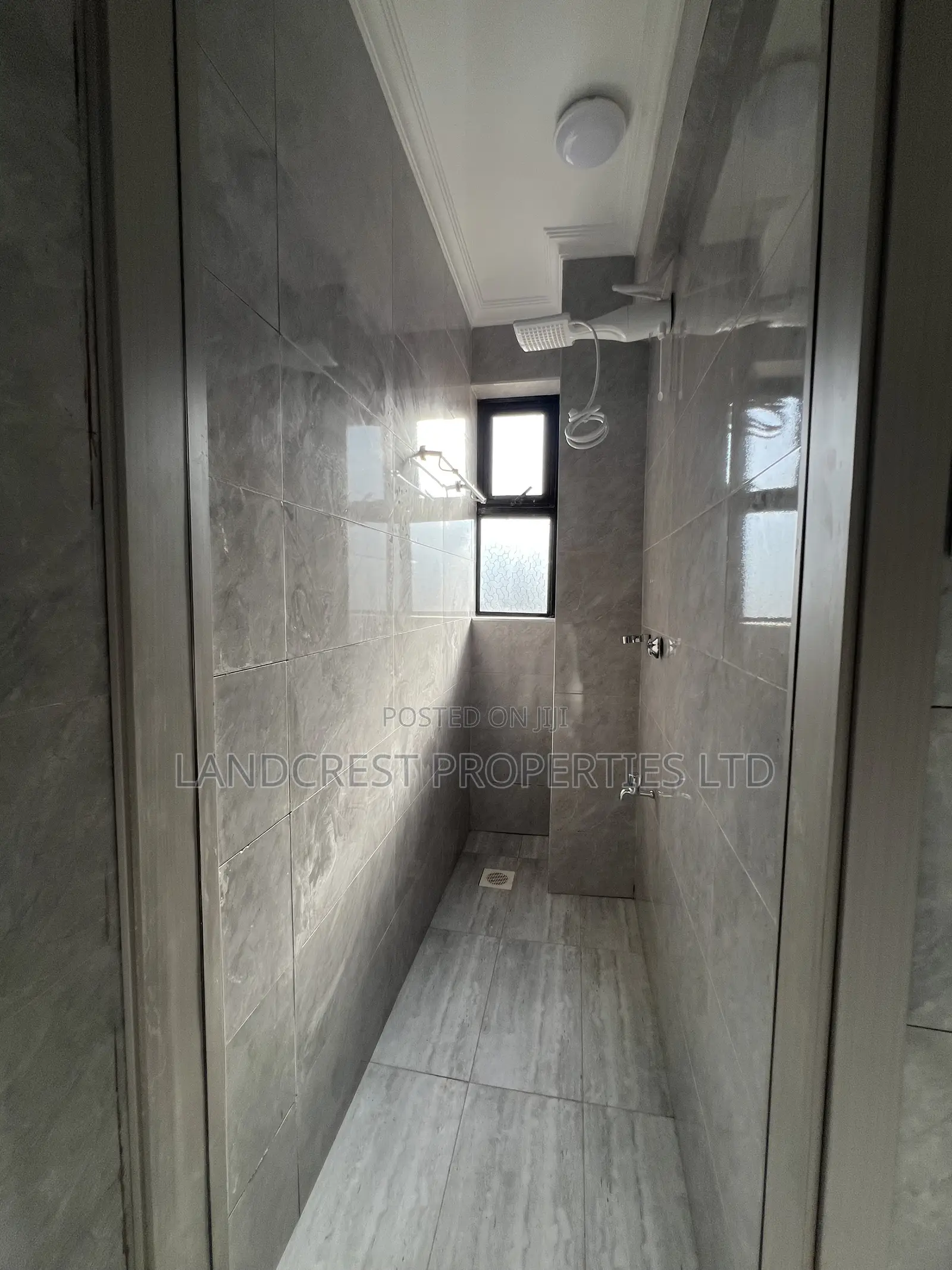 3bdrm Apartment in Royal Heights Sukari for sale