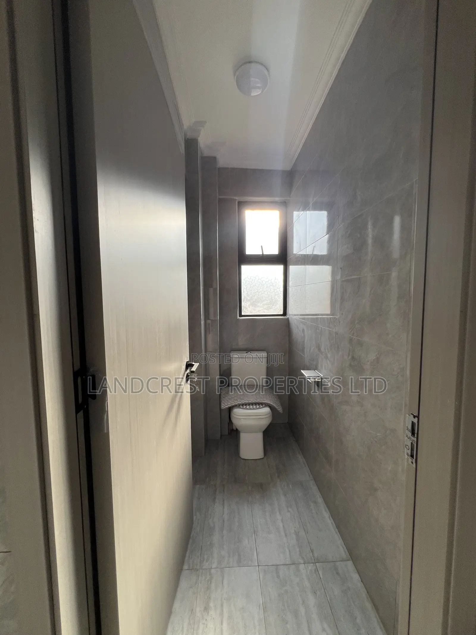 3bdrm Apartment in Royal Heights Sukari for sale