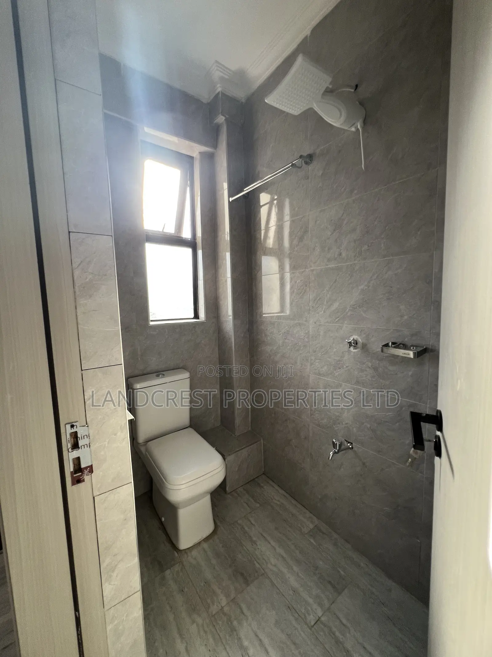 3bdrm Apartment in Royal Heights Sukari for sale