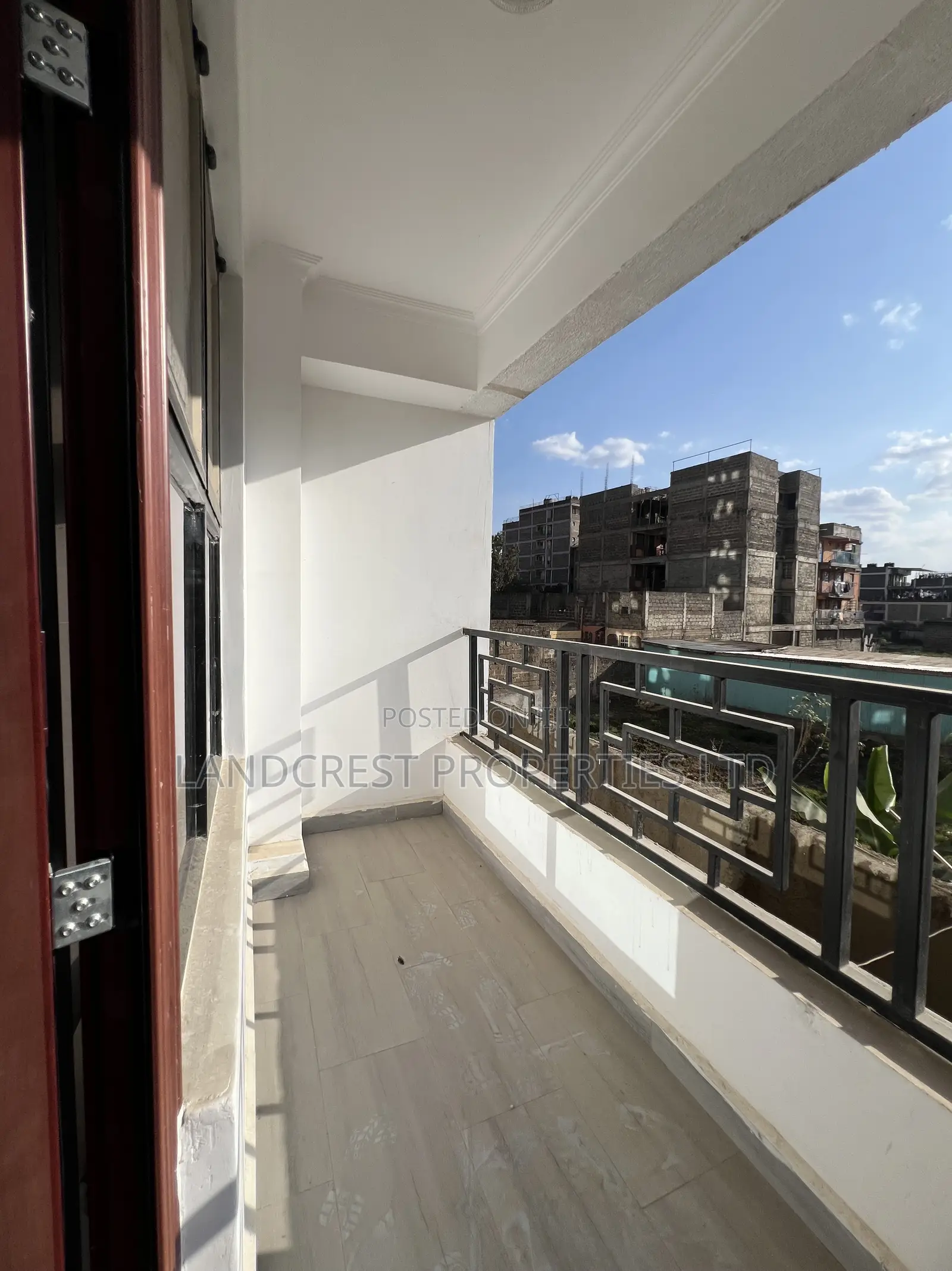 3bdrm Apartment in Royal Heights Sukari for sale