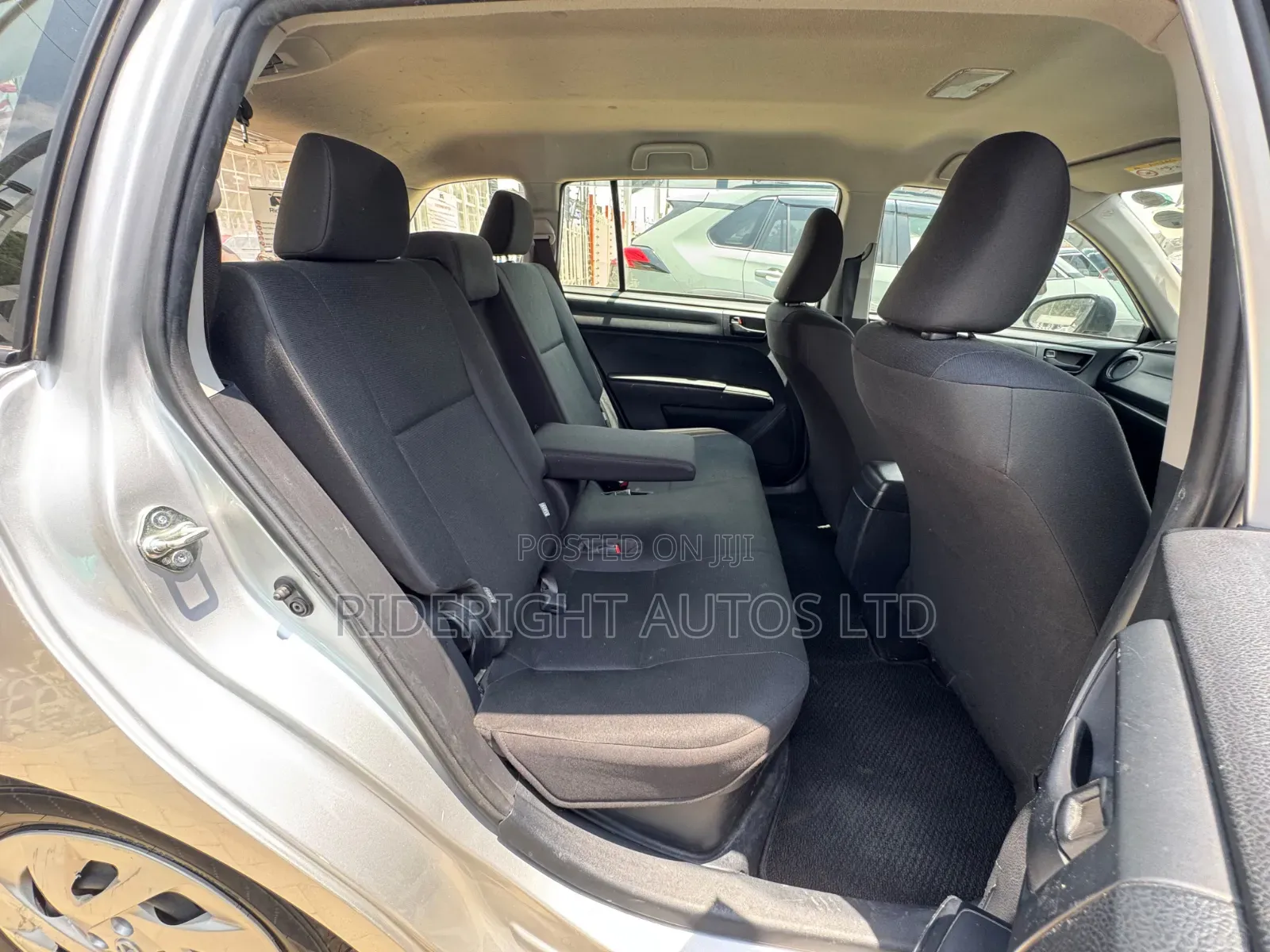 Toyota Corolla Fielder 1.5 Hybrid FWD 2020 Silver