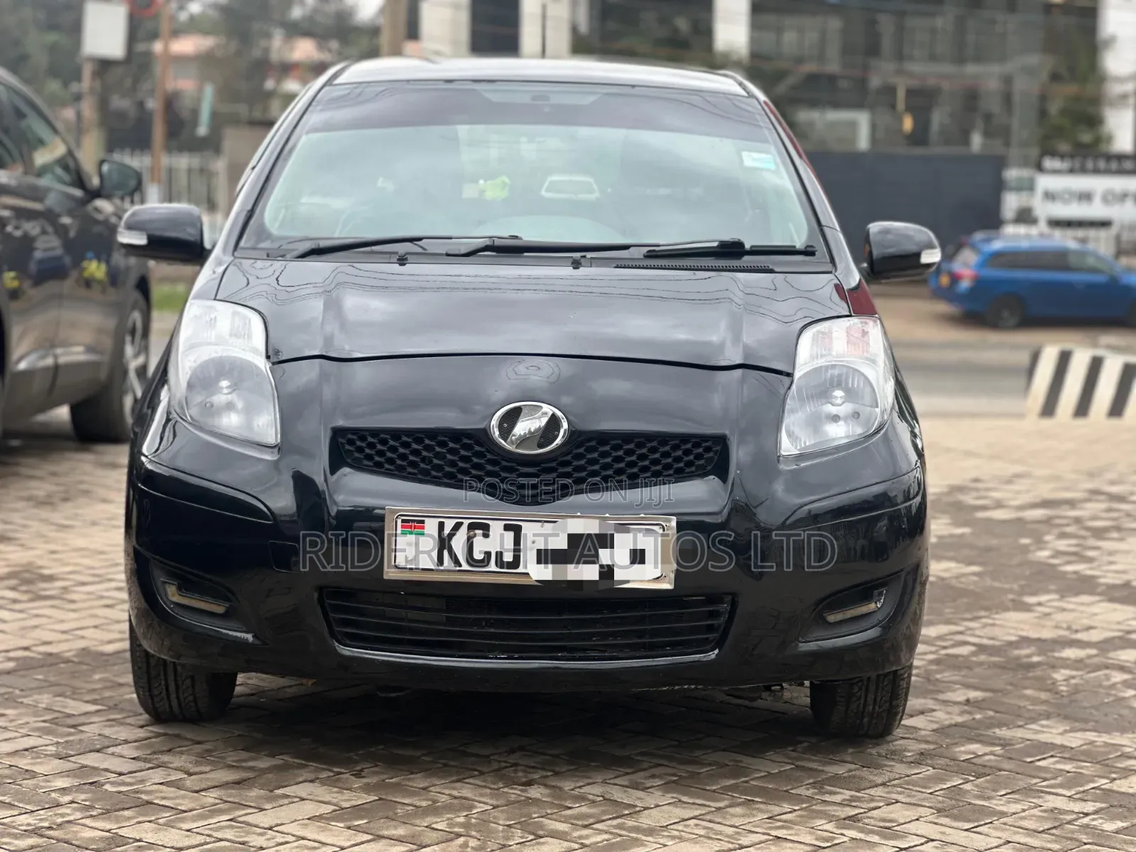 Toyota Vitz 1.3 FWD 5dr 2009 Black