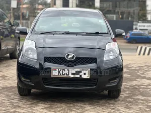 Toyota Vitz 1.3 FWD 5dr 2009 Black