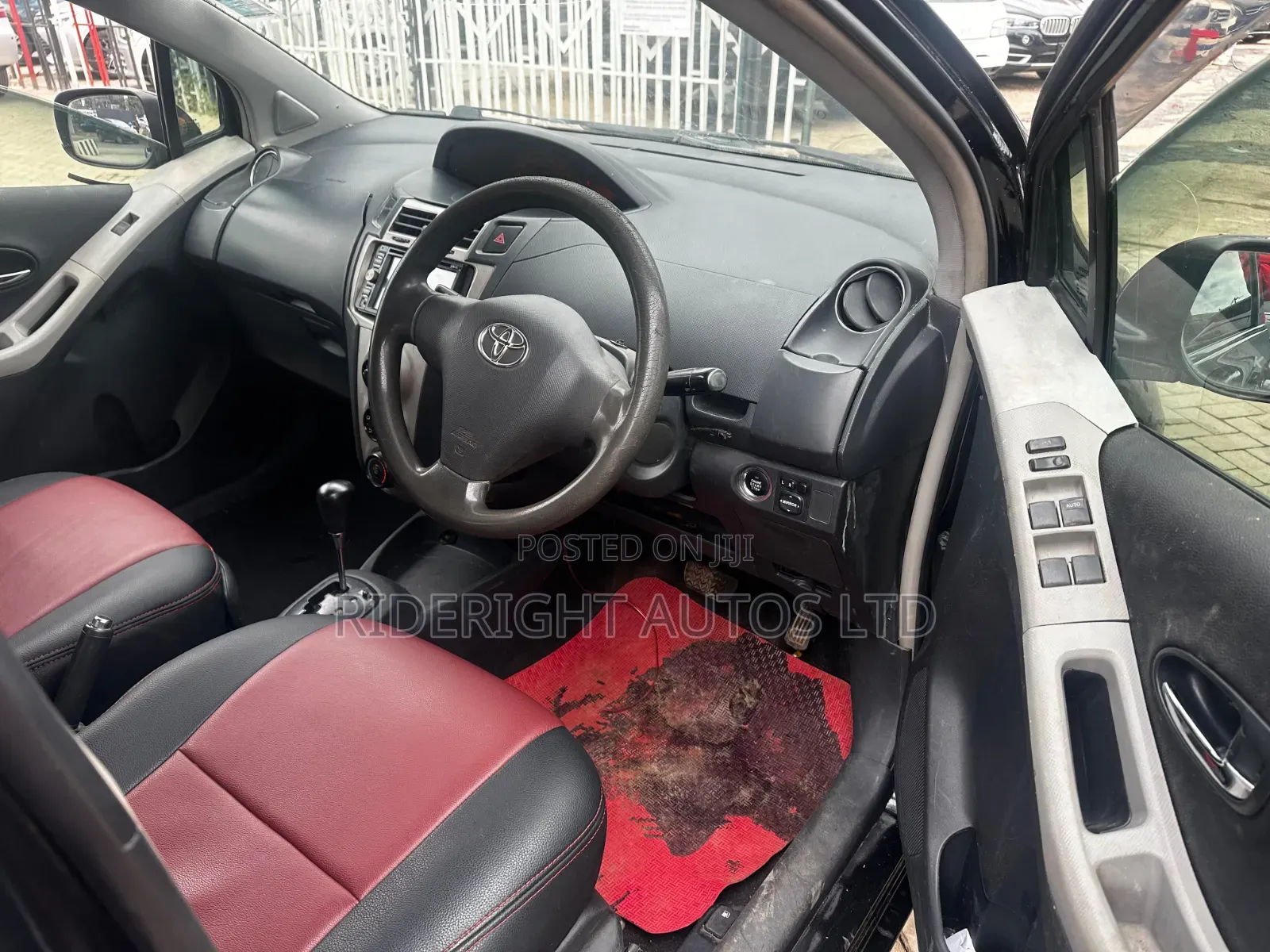 Toyota Vitz 1.3 FWD 5dr 2009 Black