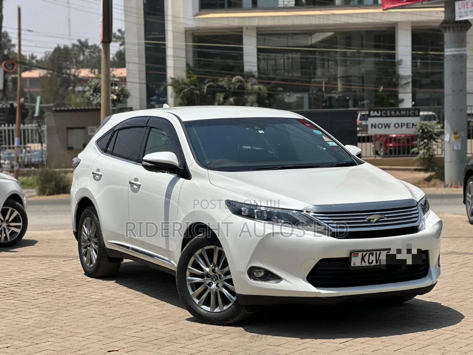 Toyota Harrier 2014
