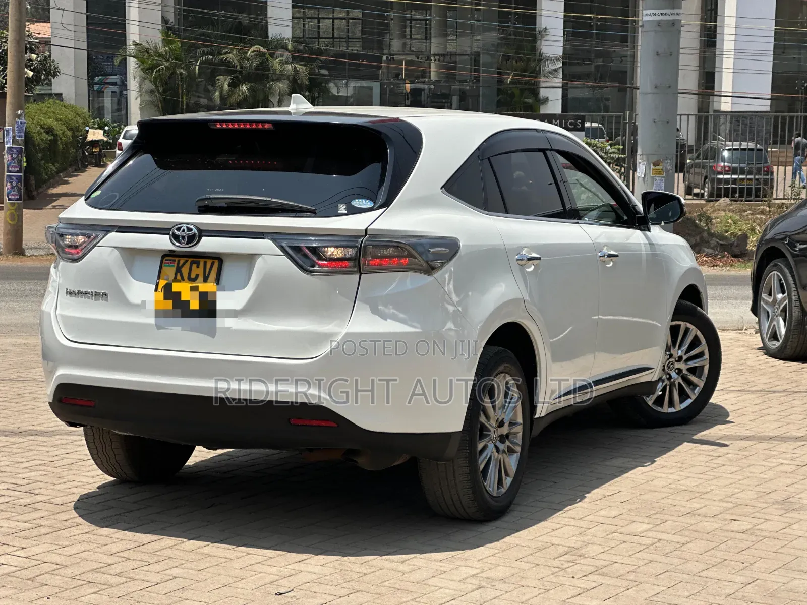 Toyota Harrier 2014