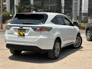 Toyota Harrier 2014