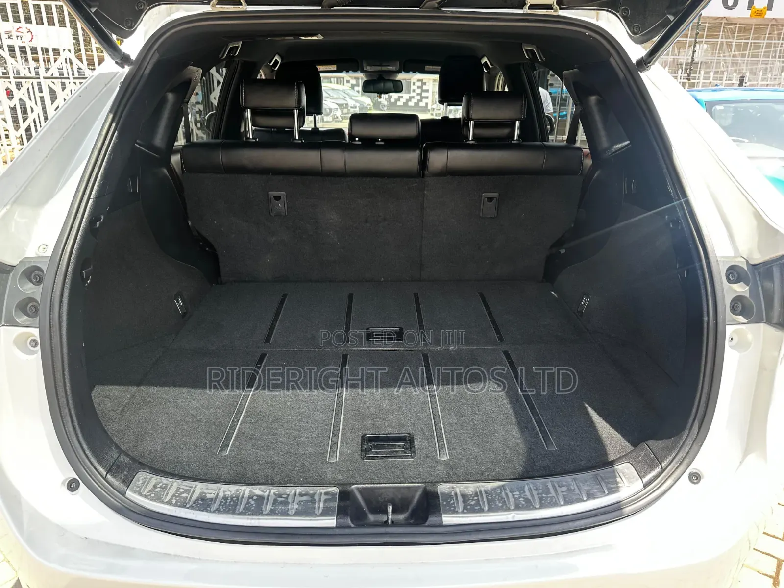 Toyota Harrier 2014
