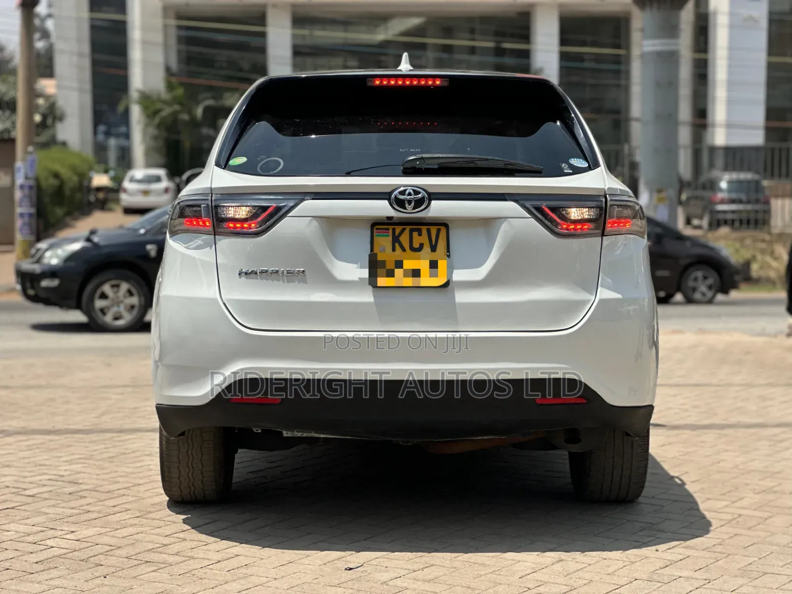 Toyota Harrier 2014
