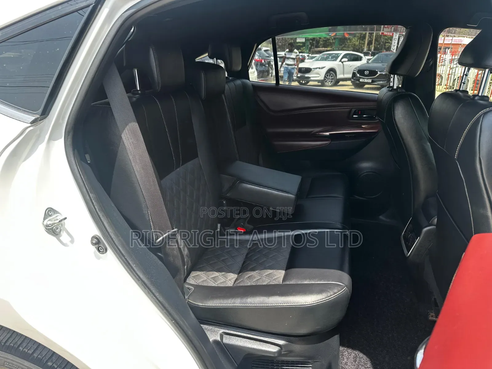 Toyota Harrier 2014