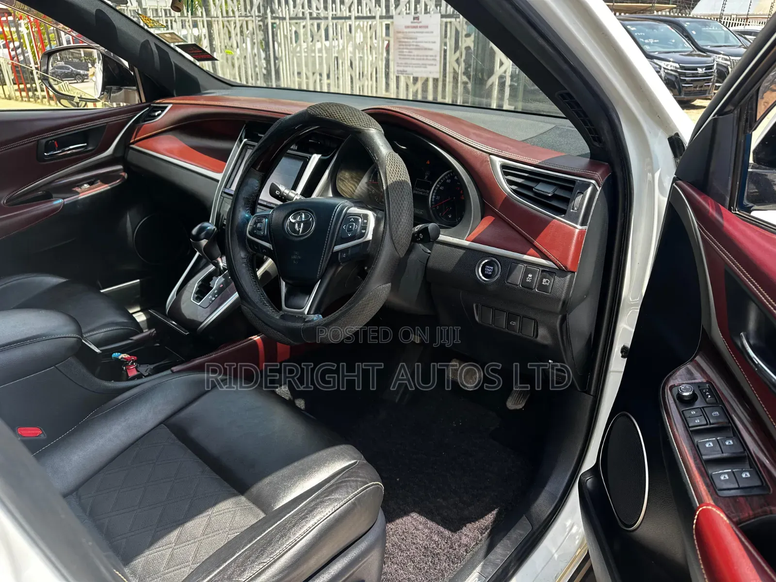 Toyota Harrier 2014