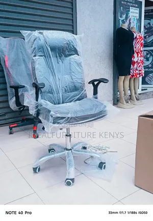 C35 Leather Chair