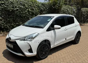 Toyota Vitz 2017 White