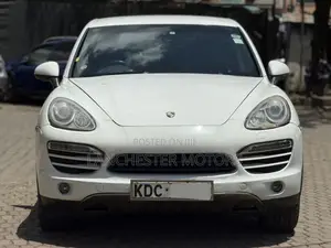 Porsche Cayenne 2013 White