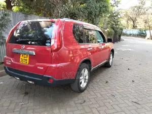 Nissan X-Trail 2012 Red