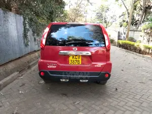 Nissan X-Trail 2012 Red