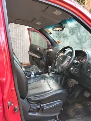 Nissan X-Trail 2012 Red