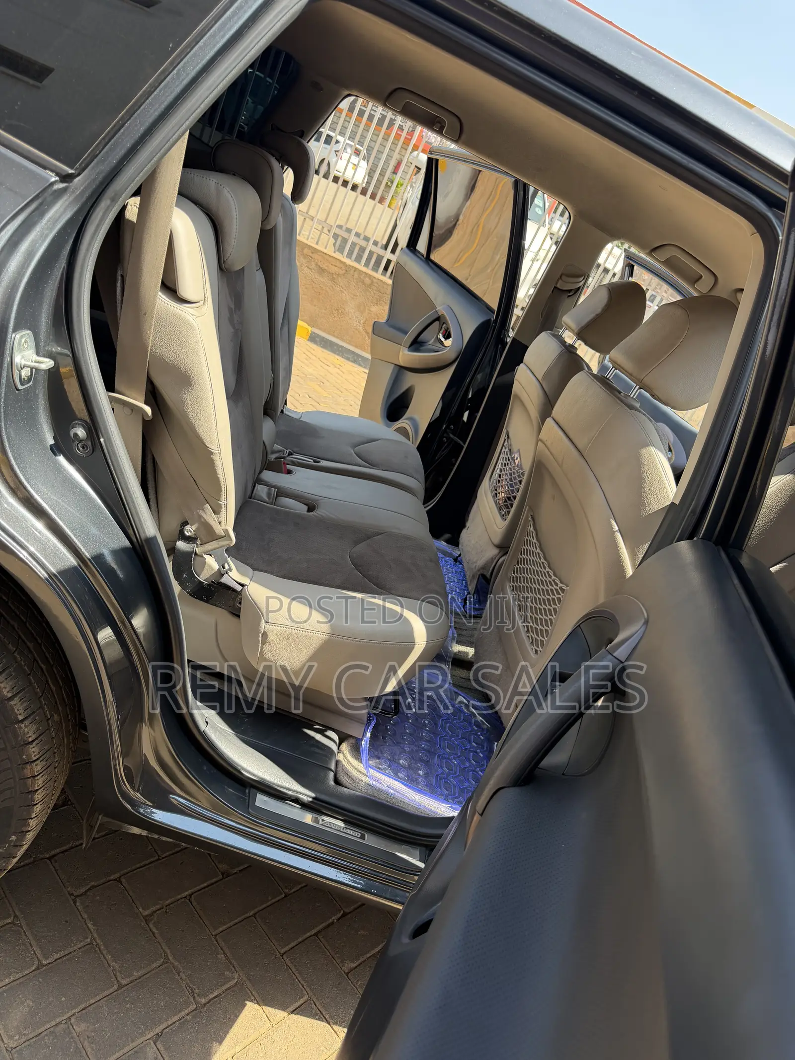 Toyota Vanguard 2008 Gray
