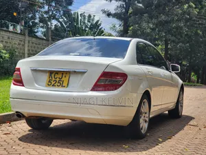 Mercedes-Benz C200 2010 White