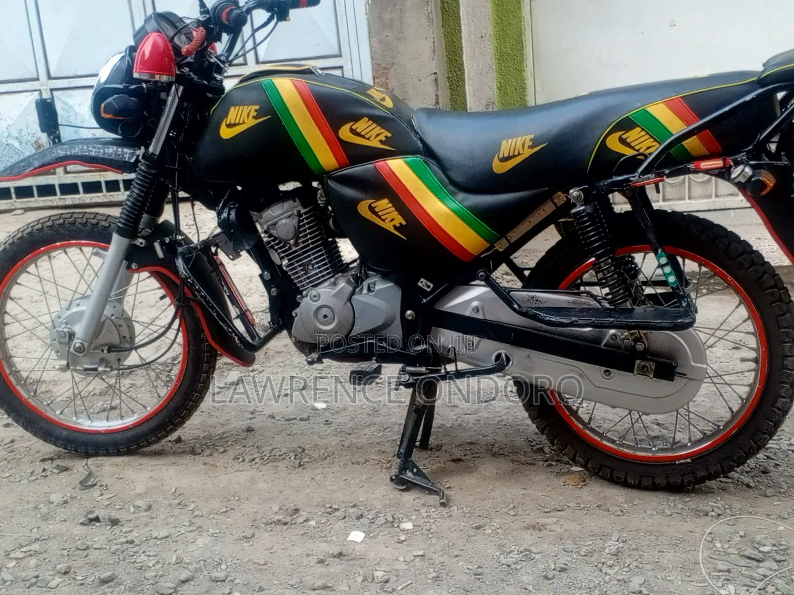 Honda CB 2023 Red